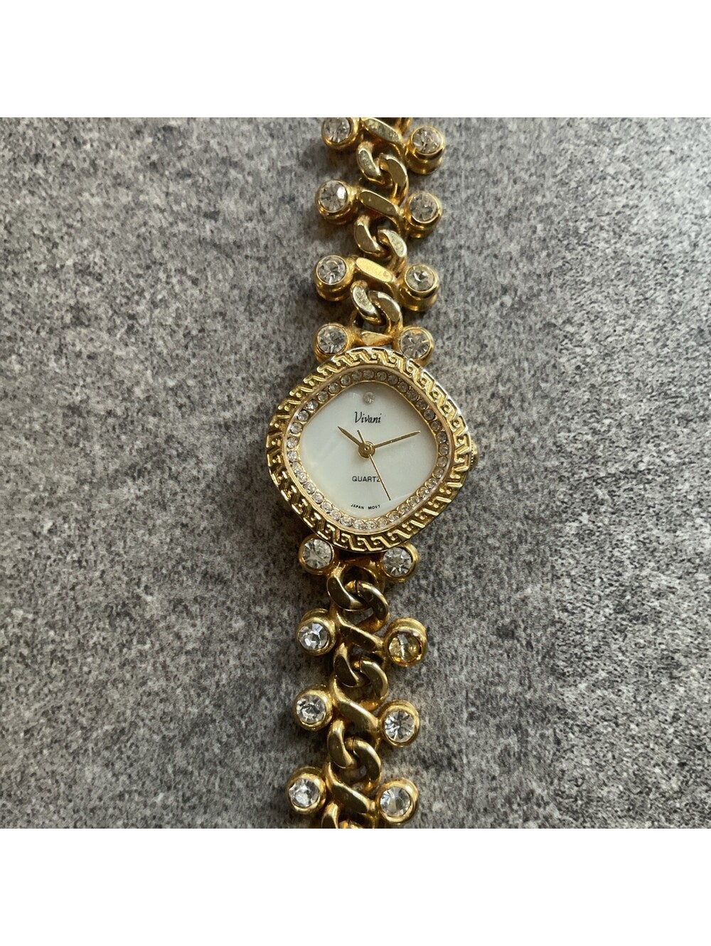 Beautiful Vintage Vivani Womens Watch 22mm Gold Tone Case/Band Crystal Accents B